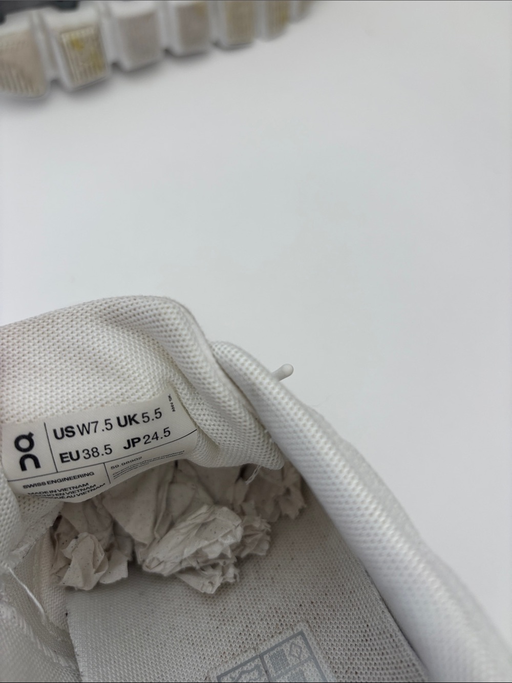On Clouds White Womens Size 7.5 Athletic Running Walking Comfort Sneakers Shoes - Picture 12 of 13